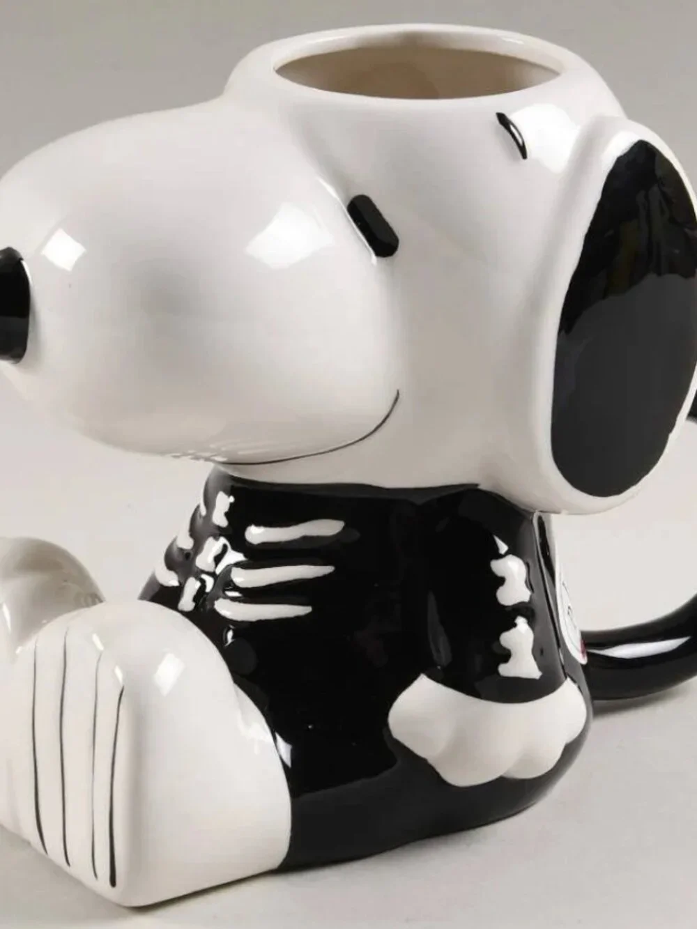 NWT Peanuts SNOOPY Skeleton Hand Painted Ceramic 20oz Mug Collectible by Zrike